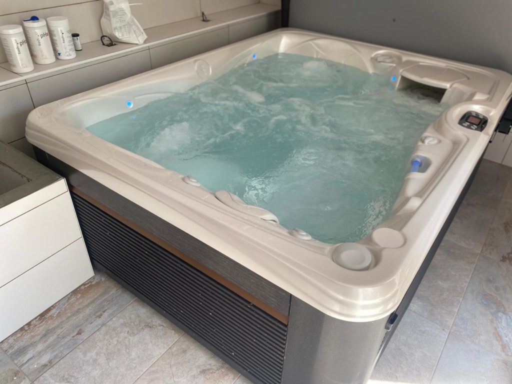 Acheter Un Spa Jacuzzi haut de gamme Sommum Wellness Hérault